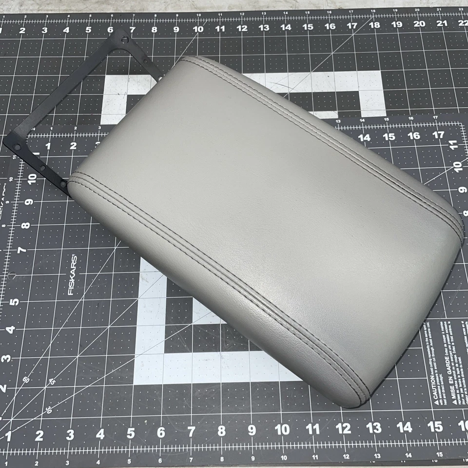 2006 2011 Cadillac DTS Buick Lucerne Center Console Armrest Lid Storage GRAY - Image 1 of 4