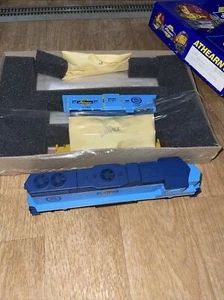Athearn 2212 HO GP38-2 Diesel 25 Years 1996 Locomotive & Caboose - Picture 1 of 13