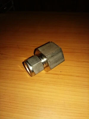 Swagelok SS-810-7-12, 1/2" x 3/4" Female NPT, Stainless steel tube fitting - Image 1 of 2