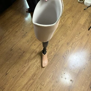 2018 Ossur Rheo Knie über Knie linkes Bein wetterfest wiederaufladbar - Bild 1 von 24