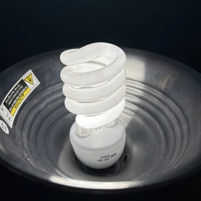 6 X, 40W Spiral CFL Light Bulb – Energy Saving Daylight White E26 Base  - Image 1 of 4