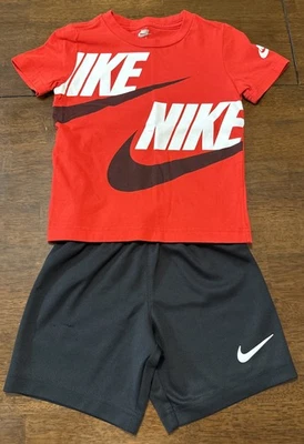 Conjunto de camiseta corta para niños Nike rojo/negro-blanco $45 Foto 1 de 4