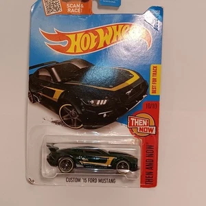 Hot Wheels Custom 15 Ford Mustang schwarz - Bild 1 von 2
