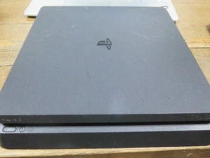 Consola PlayStation 4 Slim 1 TB - Probada funcionando - La unidad de DVD es lenta LEER - Imagen 1 de 9
