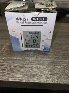 MMIZOO W1681 Wrist Blood Pressure Monitor - Picture 1 of 3