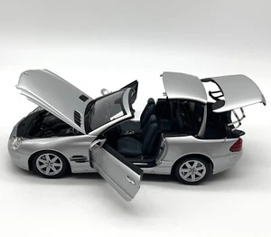 Minichamps Mercedes Benz SL Cabrio mit Faltdach Bj.2001 silber, OVP, 1:18, D020 - Picture 1 of 13