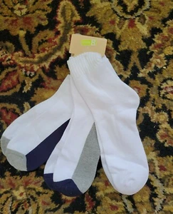 Crazy 8 Crew Socks 3 Pack Large (3-5) White/Black/gray NWT - Picture 1 of 3