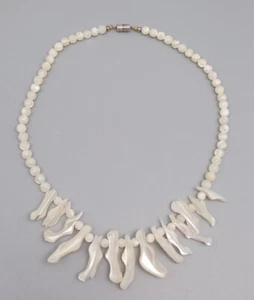Beautiful Vintage Mother of Pearl Shell Strand/Beads Pendant Necklace - Picture 1 of 8