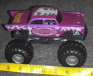 Hot Wheels Monster Jam Trucks 2015 Pink Purple Avenger Off-Road 1/24 Diecast - Picture 1 of 5