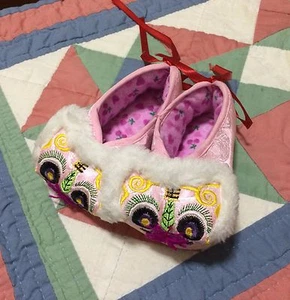 Cute Baby Shoes Newborn Infant Soft Silk Embroidery Cotton Lining Birthday Gift - Picture 1 of 12
