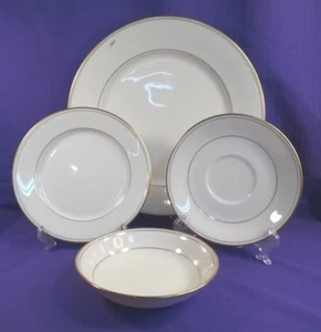 ULTRA IVORY SOCIETY FINE CHINA GESCHIRR CELLINI 4-TEILIGES GEDECK 5827 JAPAN - Bild 1 von 9
