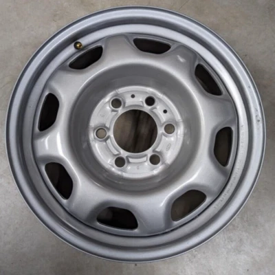 Llanta de acero plateada 3857 2010-2025 Ford F150 F-150 17" de fábrica Foto 1 de 3