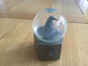 Universal Studios The Wizarding World Of Harry Potter Sorting Hat Snow Globe - Picture 1 of 7