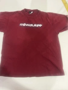 Camiseta roja grande de la Escuela de Ingeniería de Milwaukee - Imagen 1 de 6