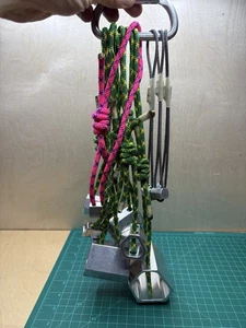 10 Vintage Chouinard HEXENTRIC SET # 1-10! with 2300 KG Chouinard Carabiner - Picture 1 of 7