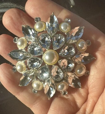 Broche de floco de neve colecionável AVON 2012 vintage - Imagem 1 de 3