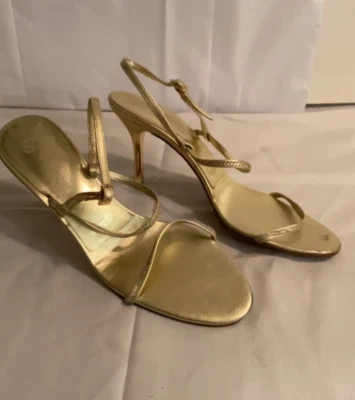 SANDALIA DE CUERO DORADO TEJIDO ST JOHN.  "TACÓN 3""". 9B. ITALIA.(116) Foto 1 de 4