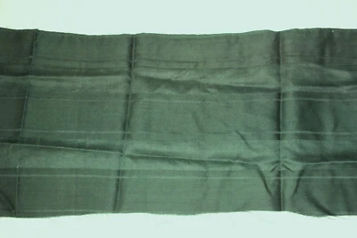 Fragment de tissu vert rayé. 70 x 32 cm - Photo 1/3