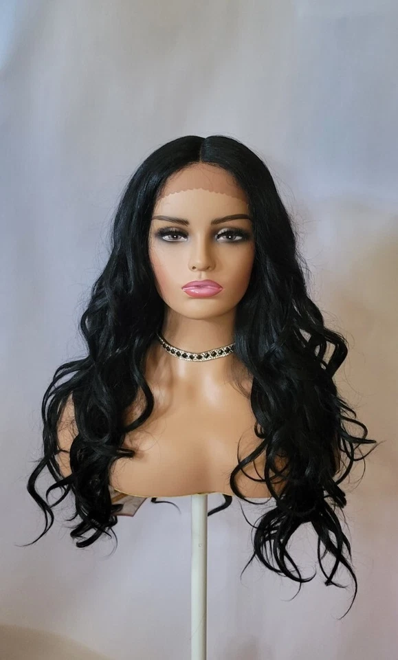 PELUCA DELANTERA LARGA NATURAL ONDA GRANDE ENCAJE NEGRA-BOBBI BOSS PREMIUM SINTÉTICA  Foto 1 de 4