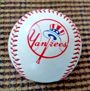New York Yankees Team Logo Baseball - SPC-12B - Picture 1 of 4