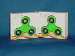FIDGET HAND SPINNERS Set of 2 GREEN High Quality Low Noise BRAND NEW IN BOX - Picture 1 of 2