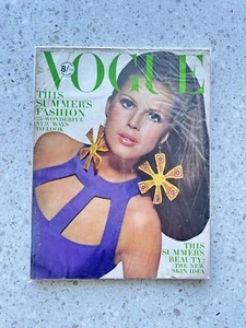 Vintage American Edition Vogue magazine May 1966 - Picture 1 of 3