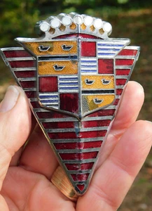 Distintivo emblema cappuccio Cadillac 1947 - Foto 1 di 6