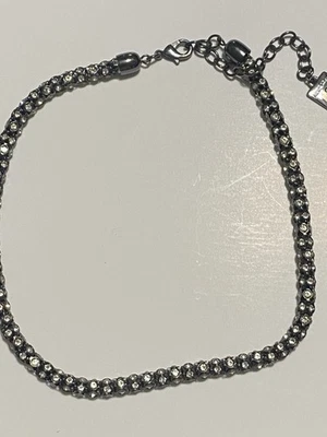 Collar llamativo Anne Klein negro y diamantes de imitación Foto 1 de 3