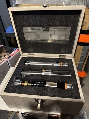 NUEVO Star Wars The Clone Wars Legacy Lightsaber Hilt Set Galaxys Edge Parque Disney Foto 1 de 4