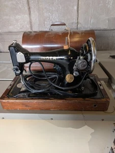 Vintage Antique Early Singer Table Top Sewing Machine w/Dome Top Wood Case - Picture 1 of 8