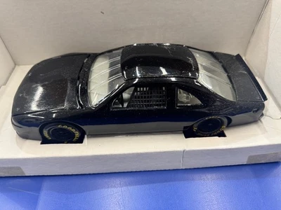 Revell 1/24 1996 Ford T-Bird #0692 Diecast Stock Car Unpainted Vintage NIB - Image 1 of 4