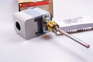 HONEYWELL L6188A 2010 TR51393 Aquastat Controller / Temperature Regulator OVP - Picture 1 of 4