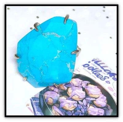 Kendra Scott Megan Aqua Howlite Stone Gold Tone Cocktail Statement Ring Size 8 - Image 1 of 4