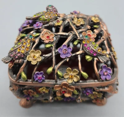 Caja con bisagras de esmalte/cristales Ruccinni Foto 1 de 4