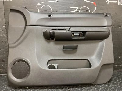 07-09 SILVERADO 1500 ПЕРЕДНЯЯ ПАССАЖИРСКАЯ ПРАВАЯ ВНУТРЕННЯЯ ОТДЕЛОЧНАЯ ПАНЕЛЬ ДВЕРИ ЧЕРНАЯ 361861990 - Изображение 1 из 4