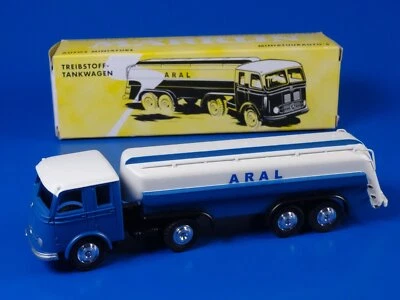 MARKLIN H0 - 18032 - Die-Cast 2008 Insider Mercedes Benz ARAL Tanker Truck / NIB - Image 1 of 4