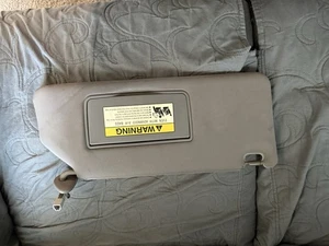 2005-2010 Honda ODYSSEY Sun Visor Passenger Right Side Lighted Mirror Gray OEM - Picture 1 of 3