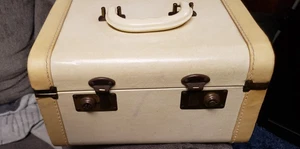 Vintage Overnight Travel Vanity Hard Cosmetic Train Case EXCELLENT CONDITON - Picture 1 of 10