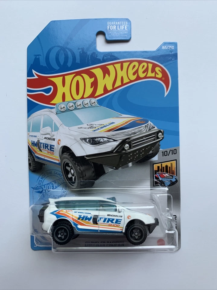 Hot Wheels Treasure Hunt Chrysler Pacifica 2021 Foto 1 de 1