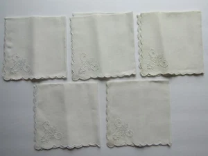 Vintage Napkins Set 5 White Embroidery Scalloped Edge 11" Square NK15 - Picture 1 of 12