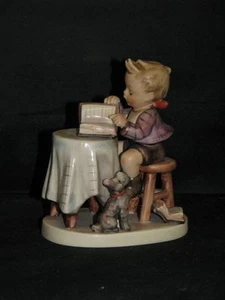 Goebel Hummel Figur 306 "Stellvertretung", Junge mit Buch und Hund - Picture 1 of 1