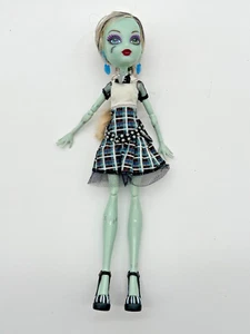 Monster High 2012 Frankie Stein Ghoul's Alive Doll - Picture 1 of 6