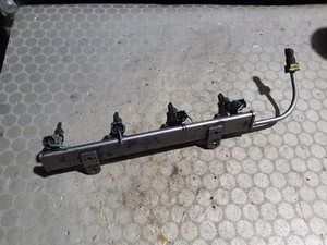 2015 Mitsubishi Outlander PHEV mk3 2.0 Hybrid Injector Rail - Picture 1 of 5