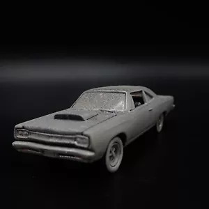 1969 69 Plymouth Strada Corridore Fienile Trovare 1:64 Scala da Collezione - Foto 1 di 7