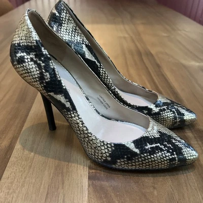 Zapatos de tacón de aguja Via Spiga Python piel de serpiente estampado de cuero talla 8M Foto 1 de 4