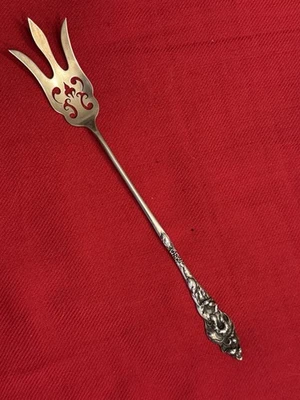 REED & BARTON LES SIX FLEURS STERLING LETTICE FORK 9 3/4” LONG PAT. 1901 - Image 1 of 4