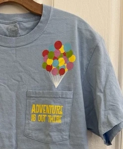 Camiseta LOST BROS Up Película Aventura Globos Bolsillo Azul Talla M - Imagen 1 de 4