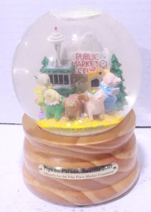 Pigs On Parade Seattle 2001 Glitter Snow Globe Pike Place Market Foundation - Picture 1 of 10