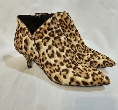 *USADO EN EXCELENTE ESTADO* Sam Edelman Kinzey Cuero Estampado Leopardo Tacón Gatito Botines Talla 6.5 Foto 1 de 4