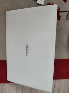 Asus Laptop Weiß R515M 15 Zoll 4 GB RAM Ohne Festplatte mit Display Fehler - Bild 1 von 14